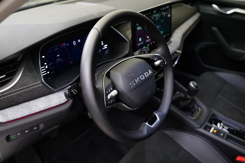 Škoda Octavia - fotka 14 z 30