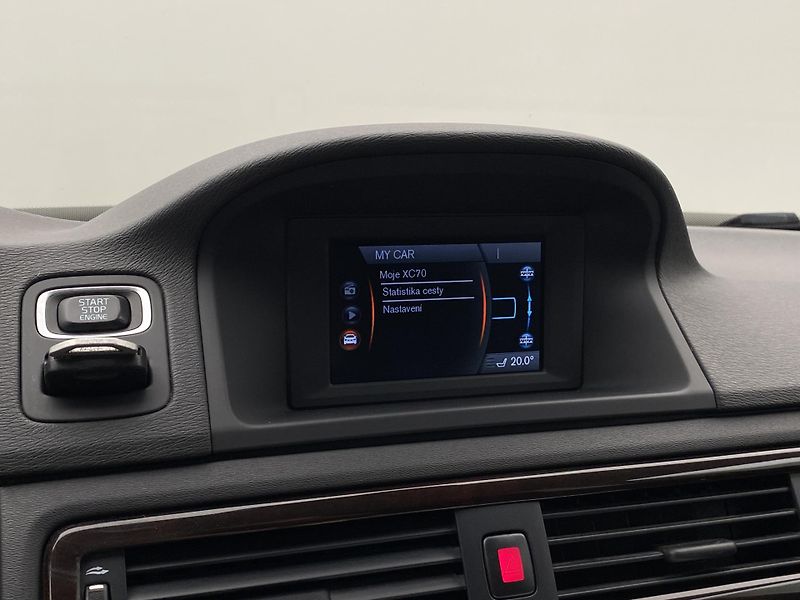 Volvo XC70 D4 AWD KINETIC AUT REZERVACE - fotka 35 z 38