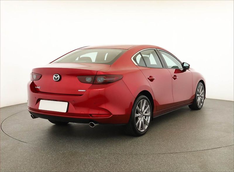 Mazda 3 (2019) 2.0 Skyactiv-G, ČR,1.maj - fotka 5 z 19