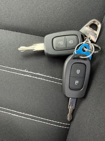 Dacia Duster 1.0 TCe,47tis km,2022,1.Maj,ČR - fotka 20 z 20