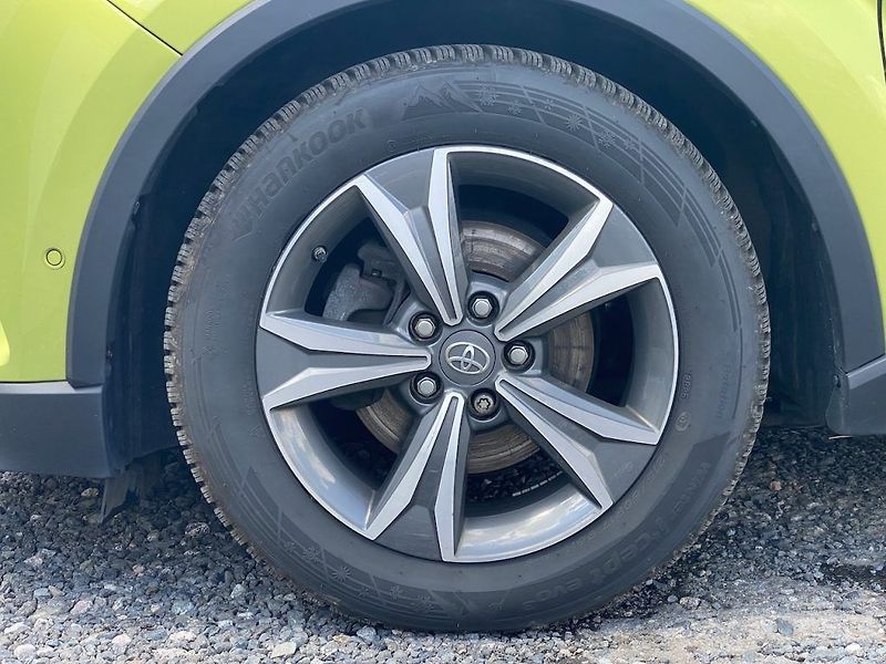 Toyota C-HR 1.8HSD, ČR, Lime, záruka - fotka 10 z 19