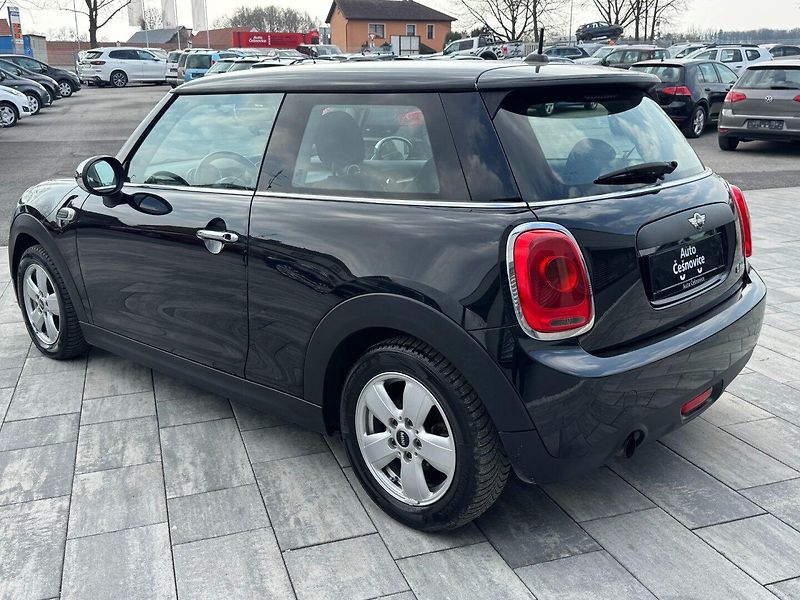 Mini One (2014) 1.2i 75kW - fotka 7 z 28