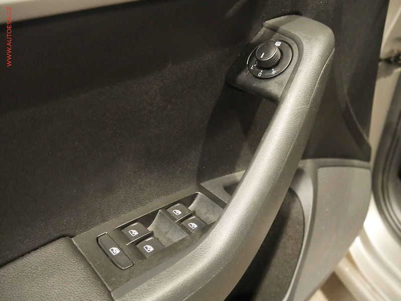 Škoda Octavia (2016) 1.4 TSI, 2.maj,ČR, servis - fotka 18 z 19