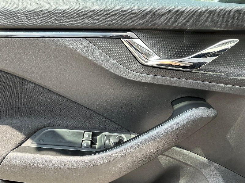 Škoda Kamiq (2023) 1.0 TSI 81 kW Ambition - fotka 13 z 27