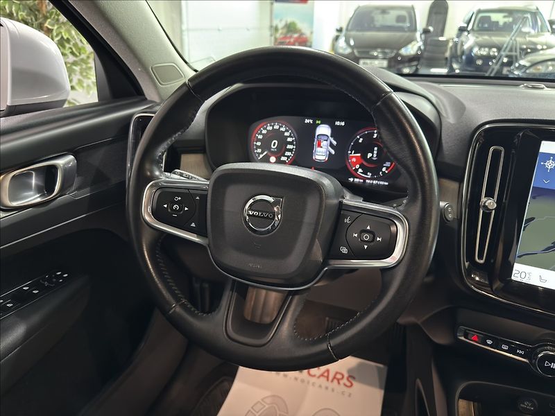 Volvo XC40 2,0   D4 INSCRIPTION ZÁRUKA 28 - fotka 25 z 46