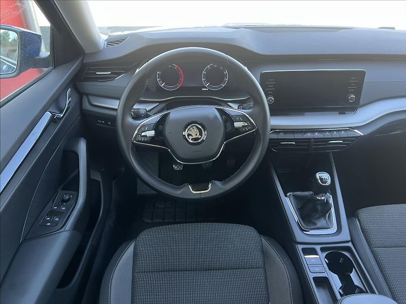 Škoda Octavia 2,0 TDI 85kW Ambition Combi - fotka 24 z 31