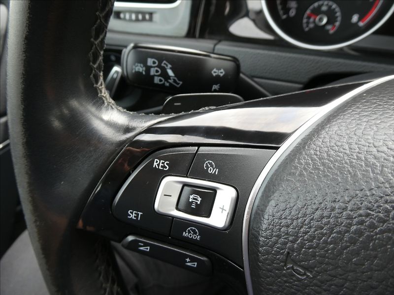 Volkswagen Golf 1,4 TSi 103kW DSG, webasto - fotka 33 z 42
