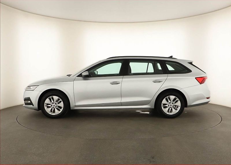 Škoda Octavia (2023) Ambition 2.0 TDI, ČR,1.maj - fotka 3 z 15