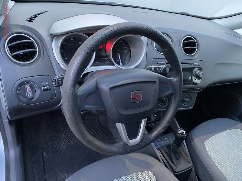Seat Ibiza (2010) 1.6 TDi, AC, STK12/27 - fotka 12 z 16