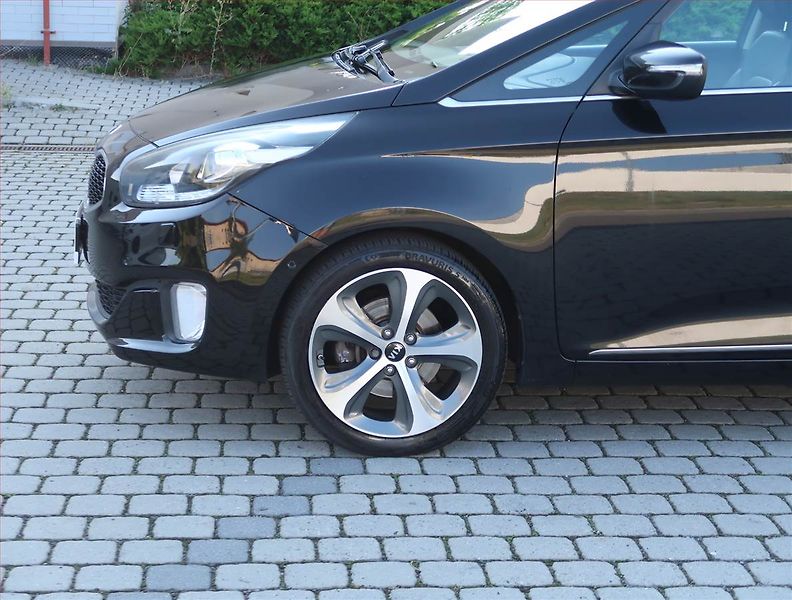 Kia Carens (2015) 1.7 CRDi, 7 míst, Serv.kniha - fotka 15 z 24
