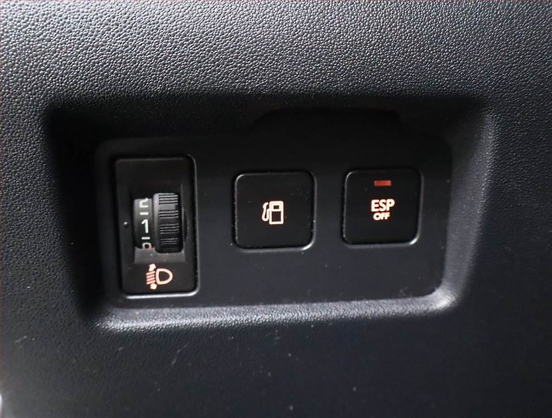 Citroën C4 (2012) 1.6 HDi, Serv.kniha, po STK - fotka 18 z 18