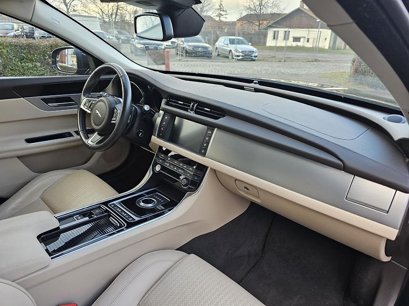 Jaguar XF (2019) 2.0 25D 177kW 2019,VÝHŘEV,KŮŽE - fotka 39 z 50