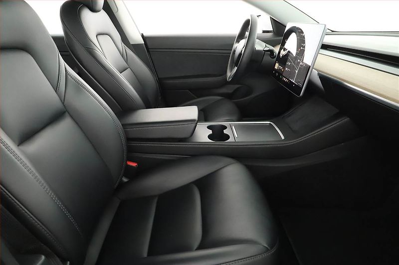Tesla Model 3 (2021) Performance 82kWh, SoH 98% - fotka 7 z 20