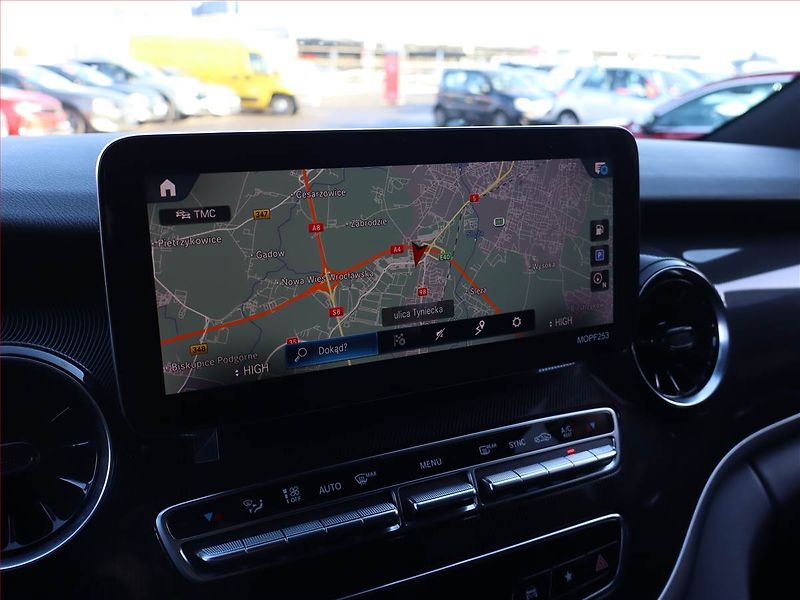 Mercedes-Benz Třídy V (2021) 300 d 4MATIC, SR - fotka 12 z 21
