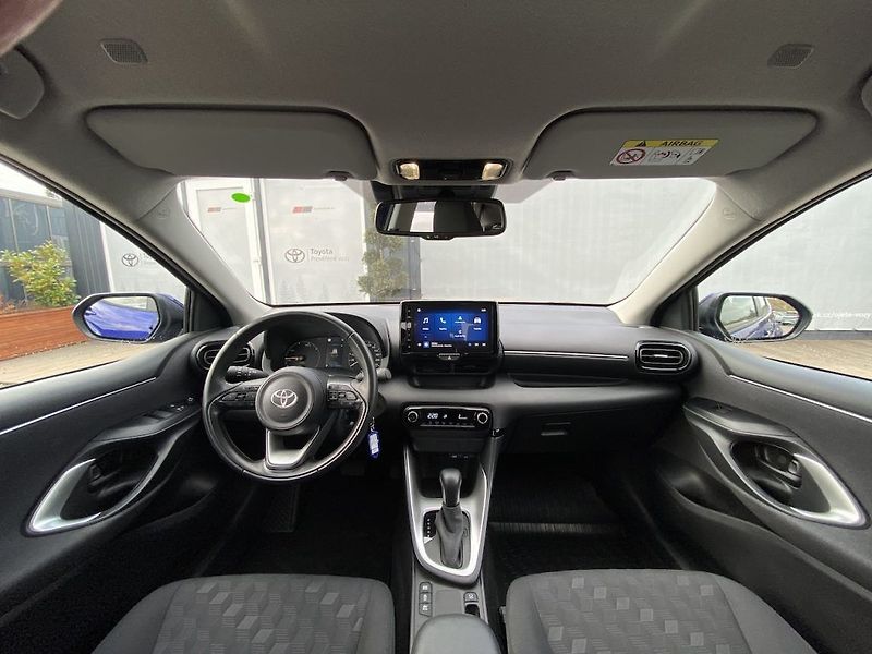 Toyota Yaris 1.5HEV, ČR-1m, Comfort, DPH - fotka 13 z 29
