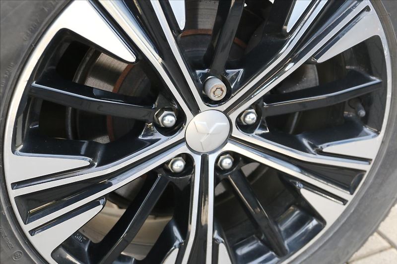 Mitsubishi Eclipse Cross 1,5 4x4, Automat, 51000KM - fotka 9 z 48