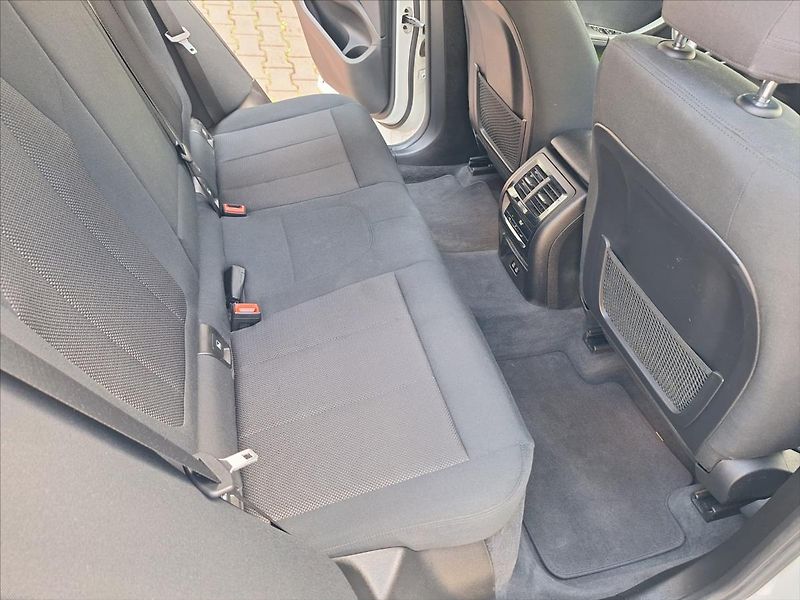 BMW X3 3,0 D  XDrive HeadUp+tažné - fotka 12 z 13