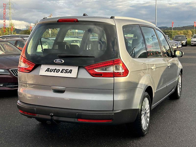Ford Galaxy (2013) 2.0 TDCi, Klima - fotka 4 z 17