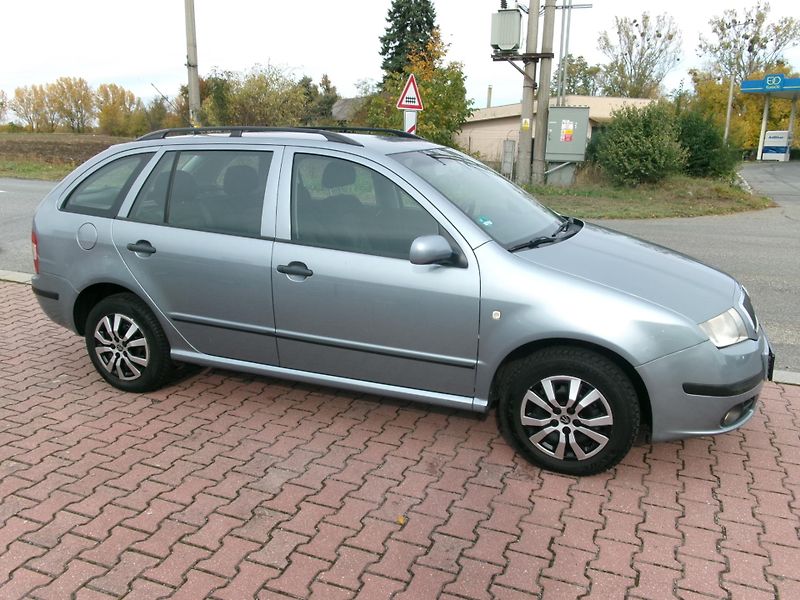 Škoda Fabia (2006) 1,4 16V KLIMA 2.MAJ - fotka 4 z 23