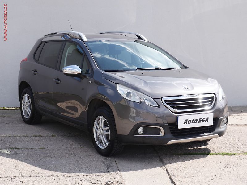 Peugeot 2008 (2015) 1.2i, AC, tempo - fotografie inzerátu