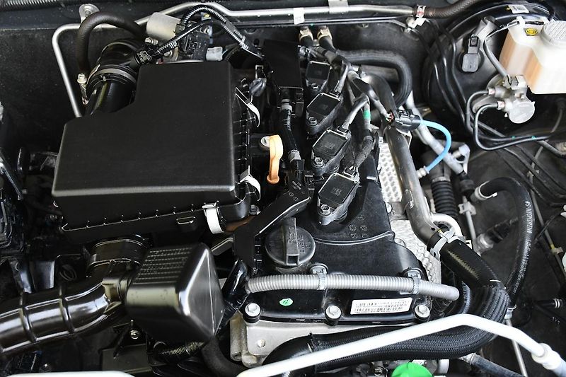 Suzuki Jimny 1,5 GLX AUTOMAT, 4X4 LONG - fotka 39 z 39