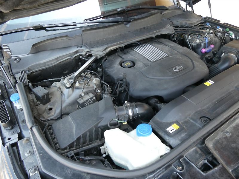 Land Rover Range Rover Sport 3,0 SDV6 HSE DYNAMIC DPH, ČR - fotka 45 z 48