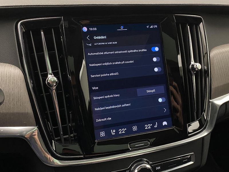 Volvo V90 CC B4 AWD MOMENTUM AUT - fotka 55 z 65