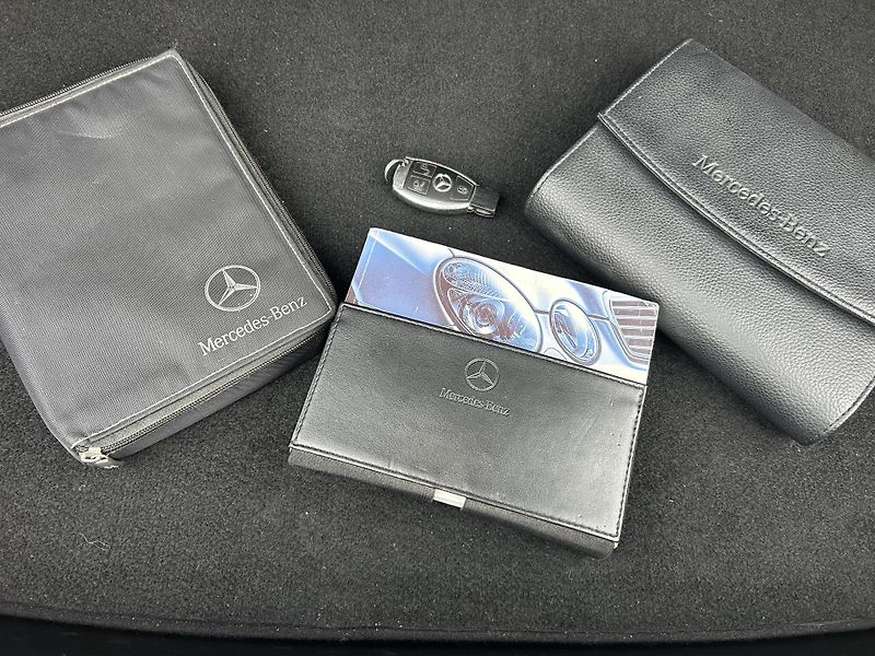 Mercedes-Benz Třídy E E350 CDI BlueEFFICIENCY 4Matic - fotka 29 z 45