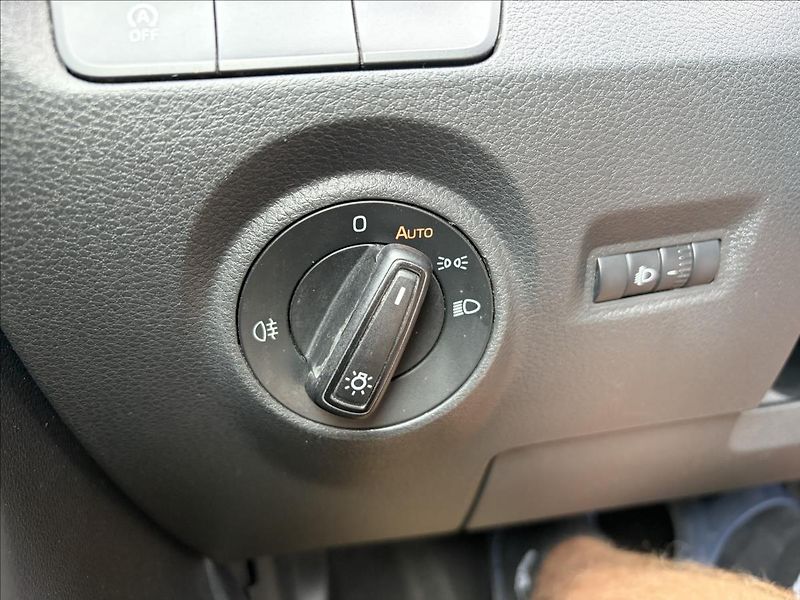 Škoda Fabia 1,2 TSi  Serviska,Senzory,AC - fotka 22 z 42