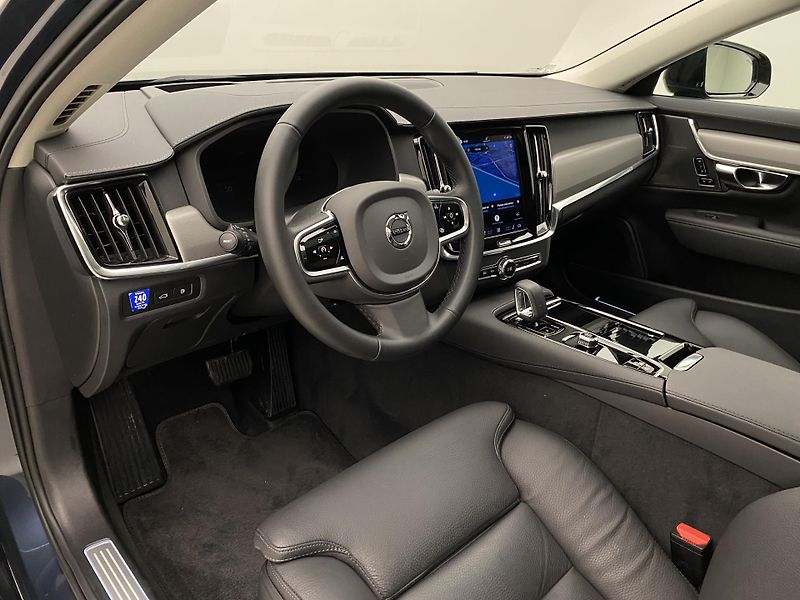Volvo V90 T8 AWD RECHARGE DARK PLUS AUT - fotka 4 z 65
