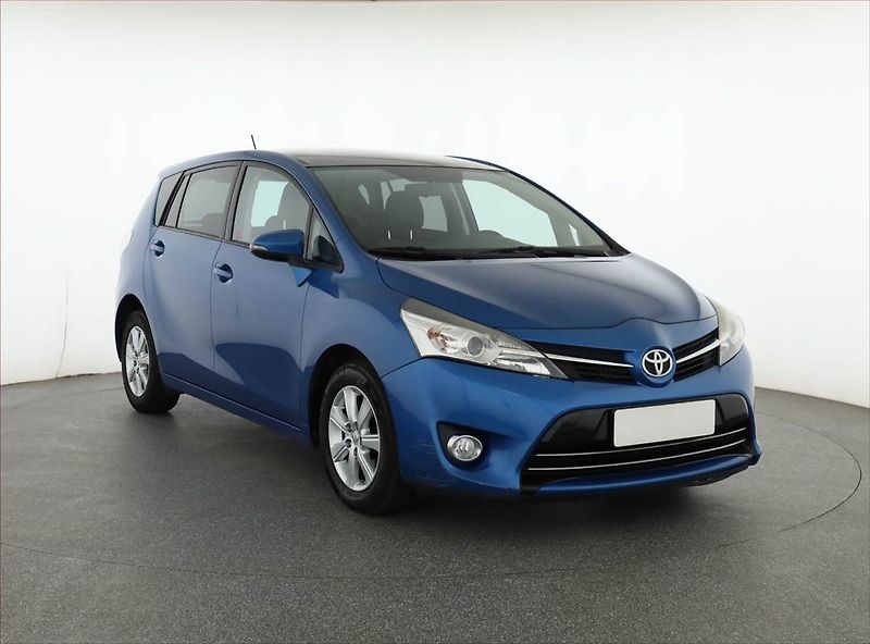 Toyota Verso (2015) 1.6 D-4D, Serv.kniha, Xenony - fotografie inzerátu