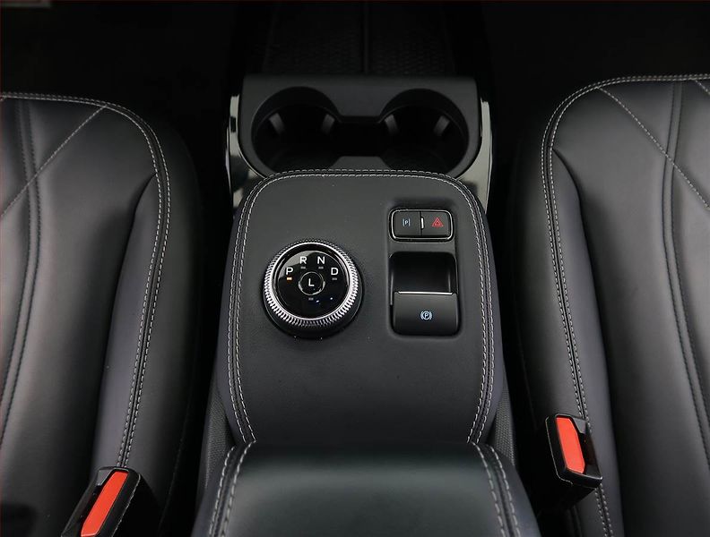 Ford Mustang Mach-E (2021) Standard Range RWD, SoH 97% - fotka 13 z 32