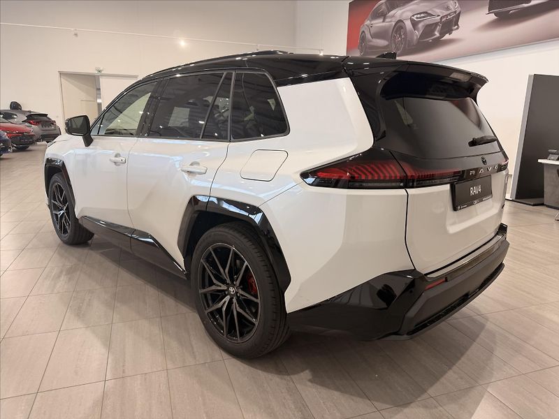 Toyota RAV4 GR SPORT  2.5L HEV (194k) 4X4 - fotka 3 z 12