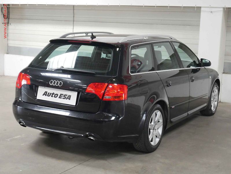 Audi A4 (2007) 2.0 TDI, AC, xenon - fotka 6 z 21