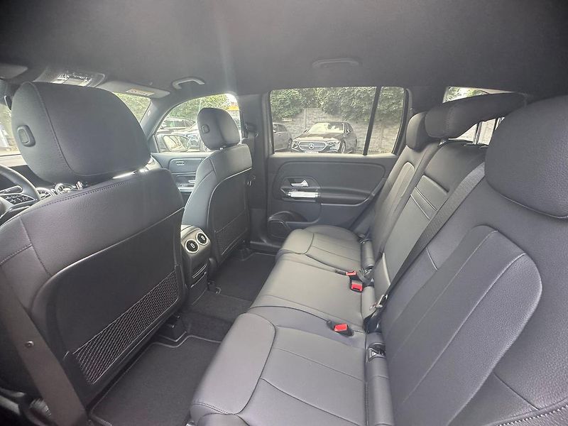 Mercedes-Benz GLB (2025) 200 d 4MATIC - fotka 12 z 29