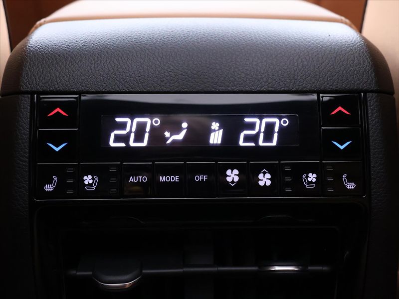 Jeep Grand Cherokee 2,0 4xe Summit Plug-In CZ DPH - fotka 80 z 90
