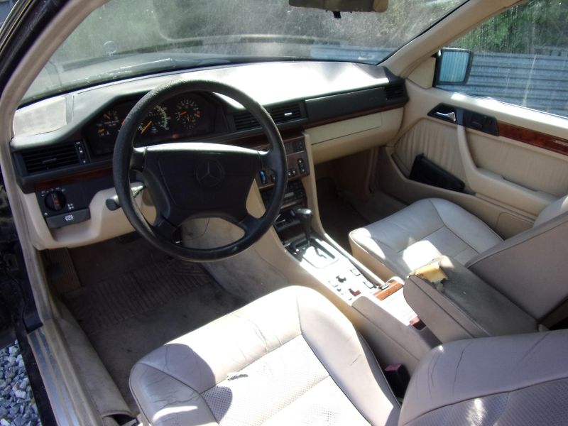Mercedes-Benz Třídy E (1995) 320 E 162kW PŘEDRENOVAČNÍ STAV - fotka 10 z 18