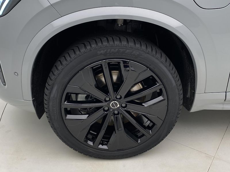 Volvo XC90 (2025) T8 AWD RECHARGE BLACK EDITION  - fotka 18 z 80
