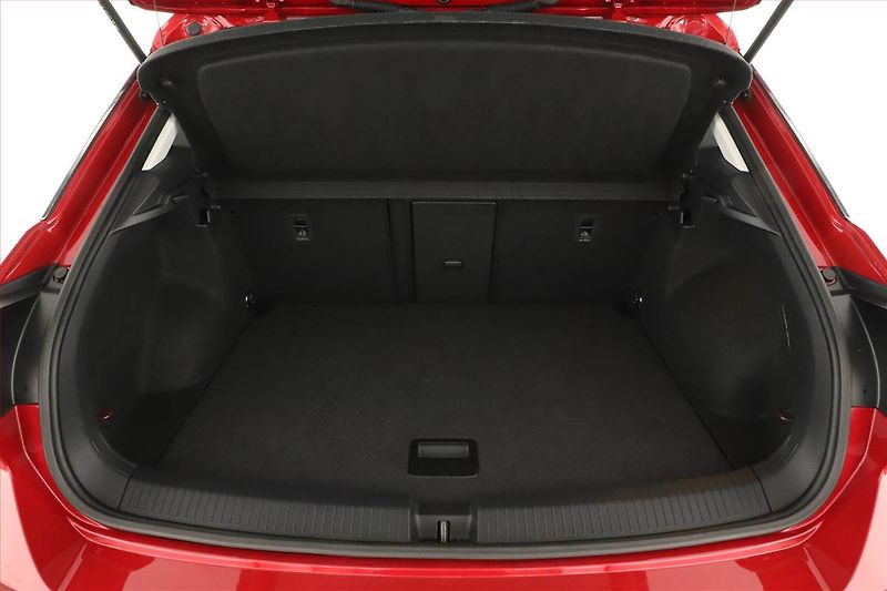 Volkswagen T-Roc (2024) 1.0 TSI - fotka 13 z 14