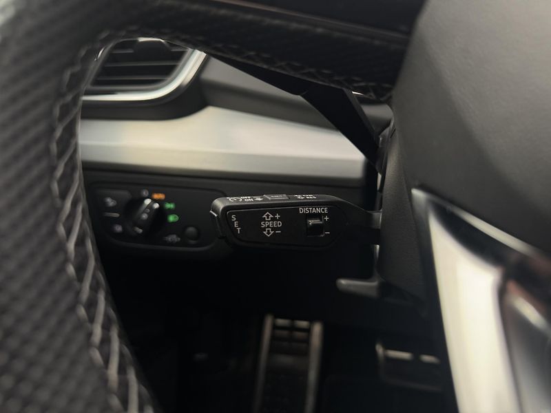Audi Q5 SB*40tdi*ČR*DPH*S-Line*Vzduch* - fotka 27 z 42