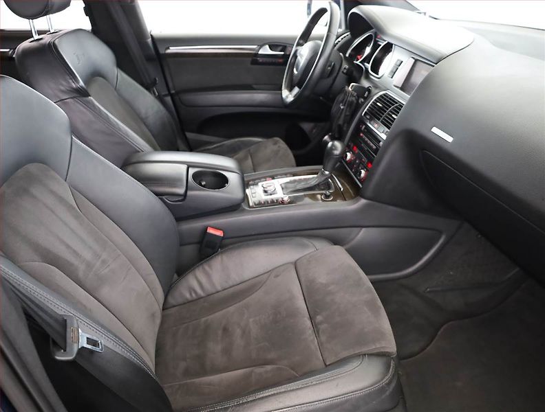 Audi Q7 (2009) S-Line 4.2 FSI , 4X4, Automat - fotka 7 z 17