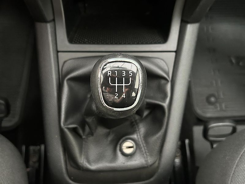 Škoda Yeti 2,0 TDI Active - fotka 18 z 24