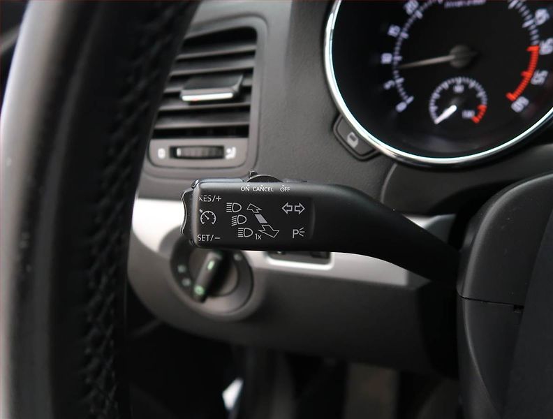 Škoda Yeti (2011) 2.0 TDI, 4X4, Serv.kniha - fotka 16 z 19