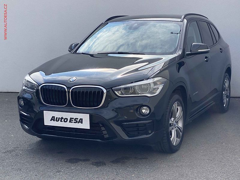 BMW X1 (2017) 2.0d xDrive20d, Sport Line - fotka 3 z 18