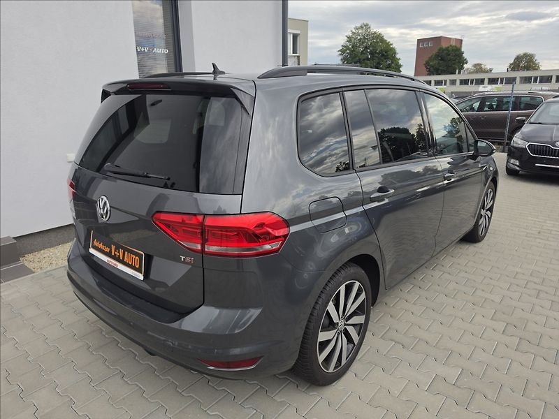 Volkswagen Touran 1,4 TSi 110KW DSG 7 MÍSTNÝ - fotka 6 z 52