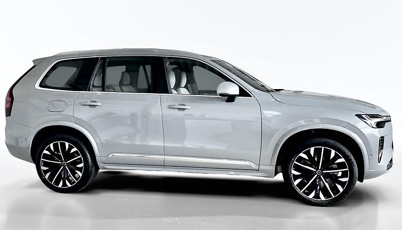 Volvo XC90 (2026) B5 AWD CORE + 4 ROKY ZÁRUKA - fotka 4 z 12