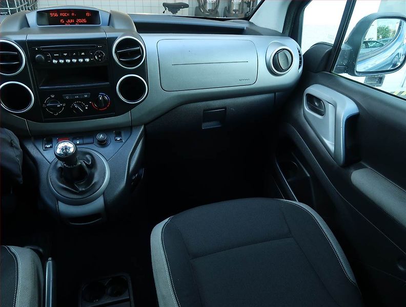 Citroën Berlingo (2016) Feel 1.6 VTi, 5Míst, ČR - fotka 8 z 15