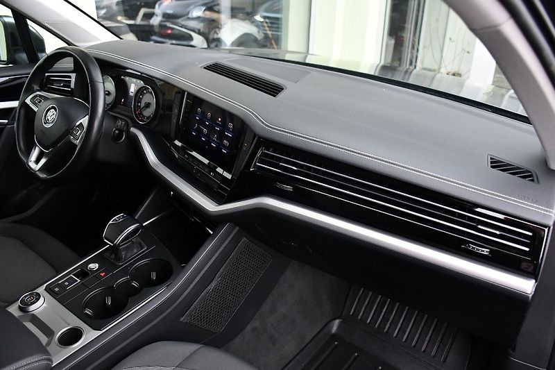 Volkswagen Touareg 3.0TDi 4MOTION REZERVACE - fotka 21 z 35