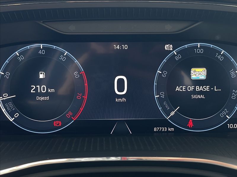 Škoda Octavia 1,5 TSI Combi Ambition Plus - fotka 10 z 23