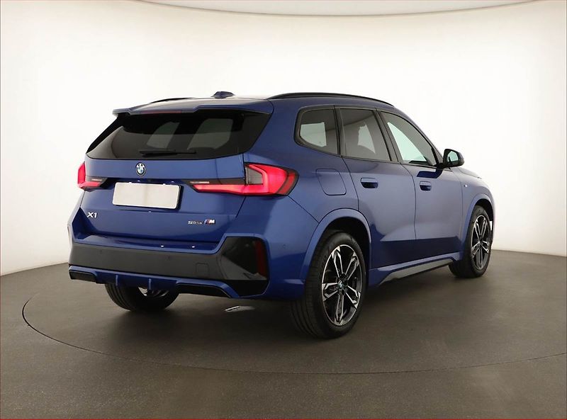 BMW X1 (2024) sDrive18d - fotka 5 z 18